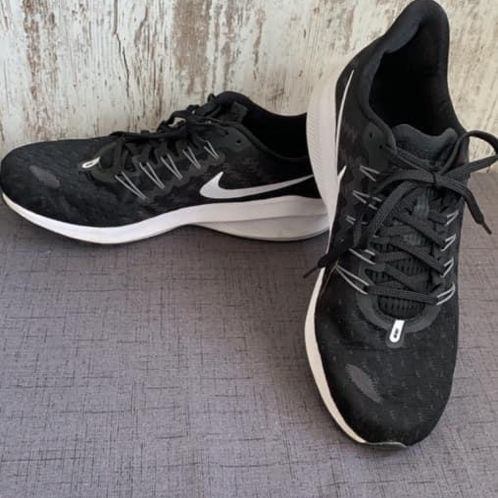 Nike shoes. Only worn a few times. I just like others better.